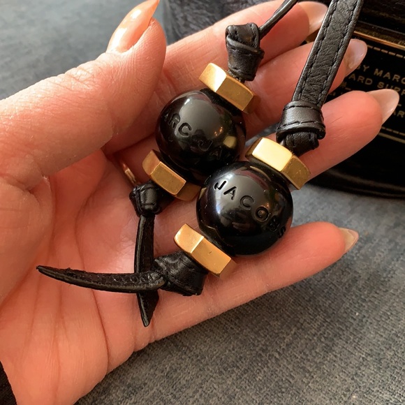 Marc Jacobs : Black Leather Bucket bag - Picture 2 of 13